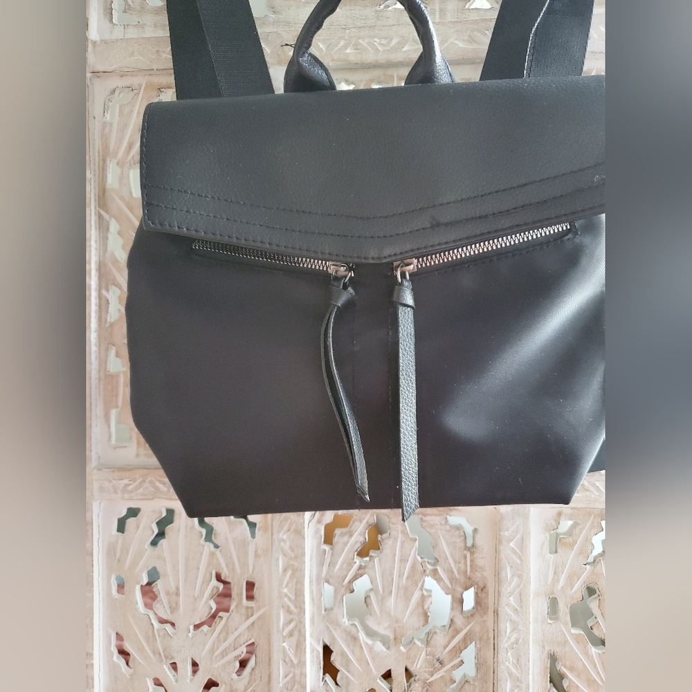 Botkier backpack - Picture 2 of 3
